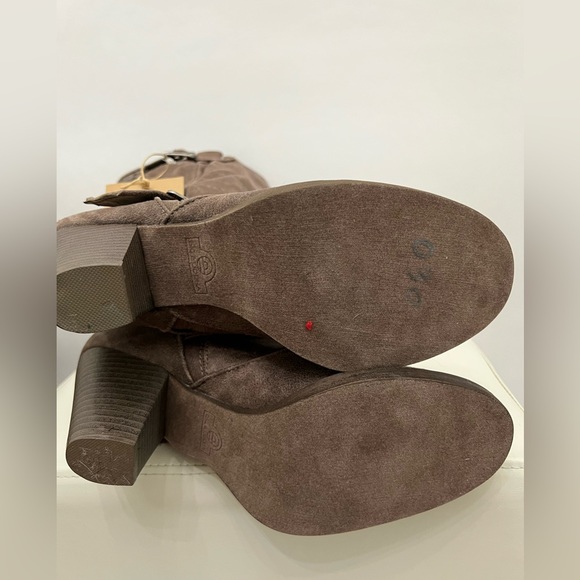 Big Buddha Suede Studded Boots Size 9.5 NWT - Picture 8 of 8